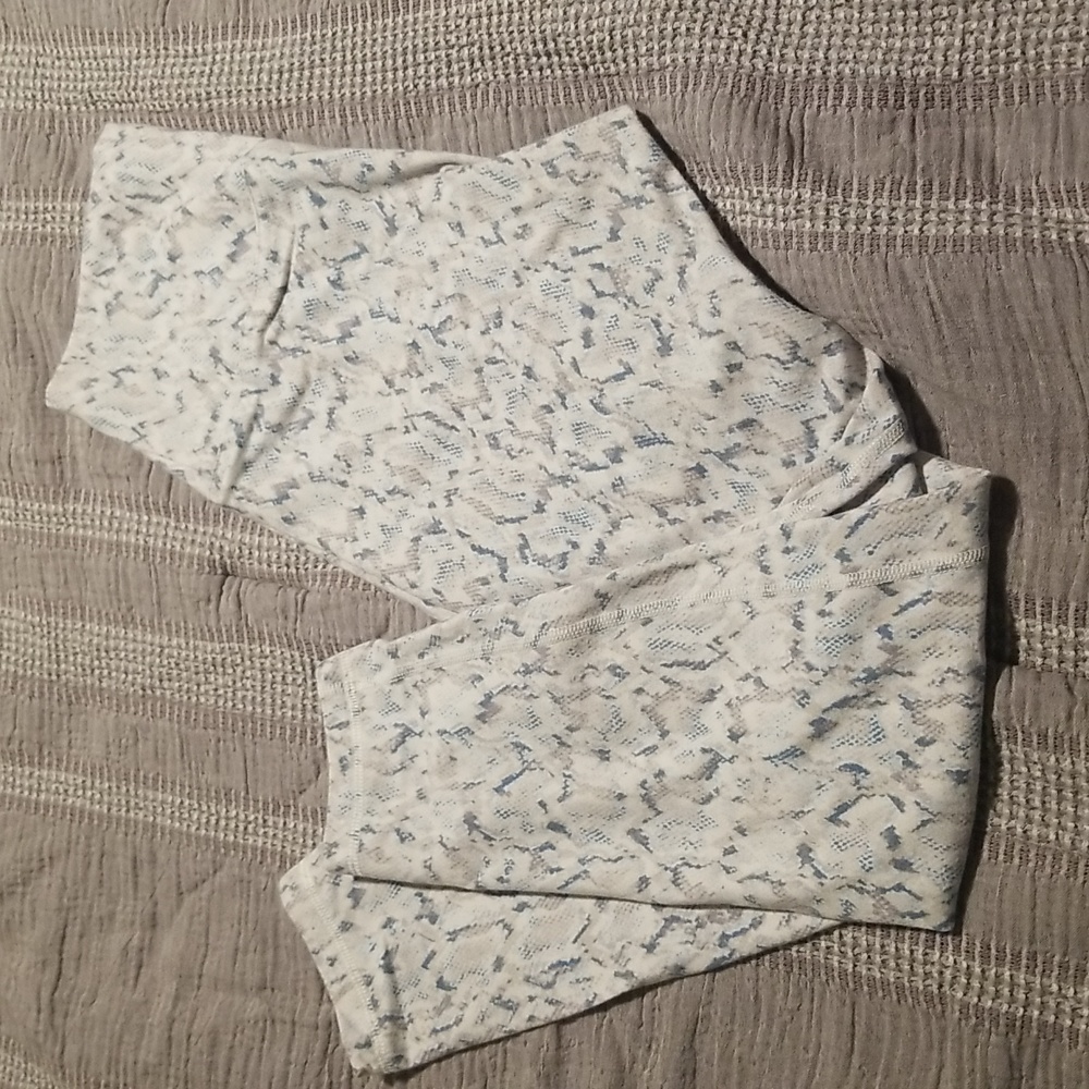 Like new! Old Navy crop leggings